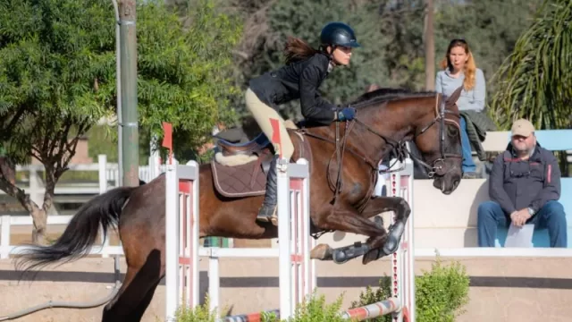 Adolescentes de Alta Gracia subieron al podio en Equitación