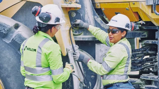 Se busca: Holcim convoca a profesionales de Argentina (cómo postularse y los requisitos)