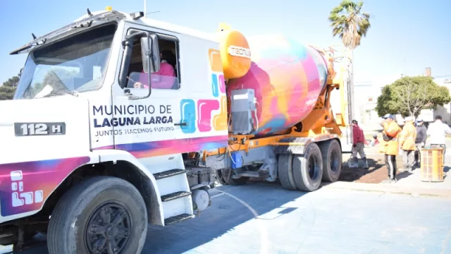 Laguna Larga, uno de los pocos municipios cordobeses que fabrican su propio hormigón (y bate récord de pavimento)