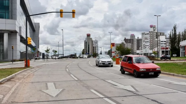 Mestre visitó la nueva rotonda semaforizada de Avenida Colón que agilizará el tránsito en la zona