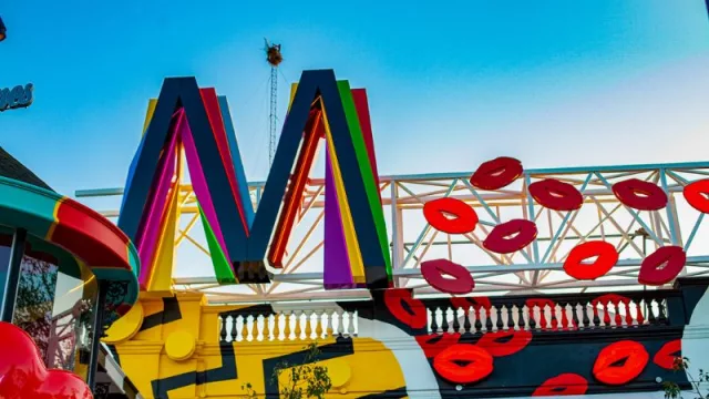 Las 7 marcas que acompañan al MuseoBar de la Mona Jiménez (y las claves de 10 días “a lleno completo”)