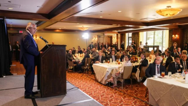 “El mundo está en medio de dificultades energéticas severas y en la Argentina está parte de la solución”, dijo el Presidente ante empresarios en Houston