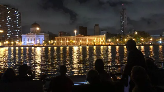 Paseo en catamarán para recorrer "la Venecia de Brasil" 