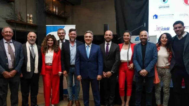 Llaryora participó de la celebración por los 90 años de la Cámara de Comercio de Córdoba