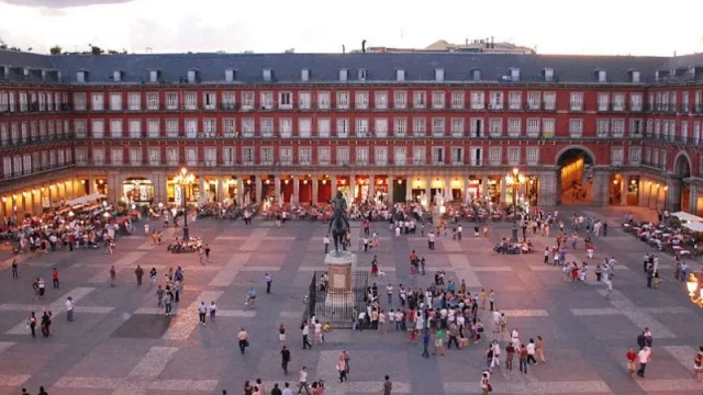 Aerolíneas Argentinas volará dos veces por día a Madrid desde julio (mediodía y medianoche)