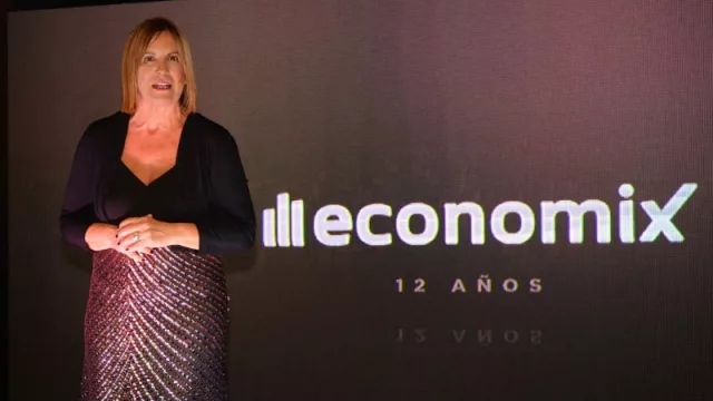 Economix hizo la pregunta: ¿Están los empresarios a favor o en contra de dolarizar? (¿Y la “gente”? ¿Y vos?)