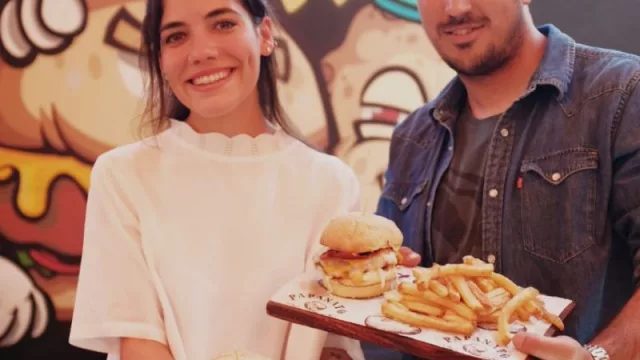 Internacionalización a la cordobesa: Papanato quiere consolidarse en Europa (el bar, que vende mucho más que papas, apuesta a nuevos formatos)