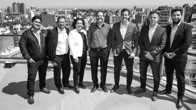 El equipo de Grupo Elyon