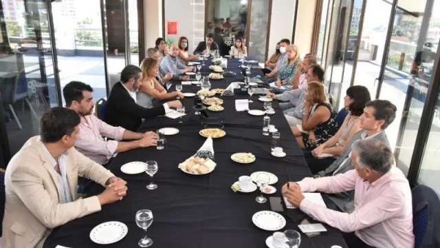 Buscan sumar profesionales y empresas salteñas al sector minero (promueven el trabajo calificado)