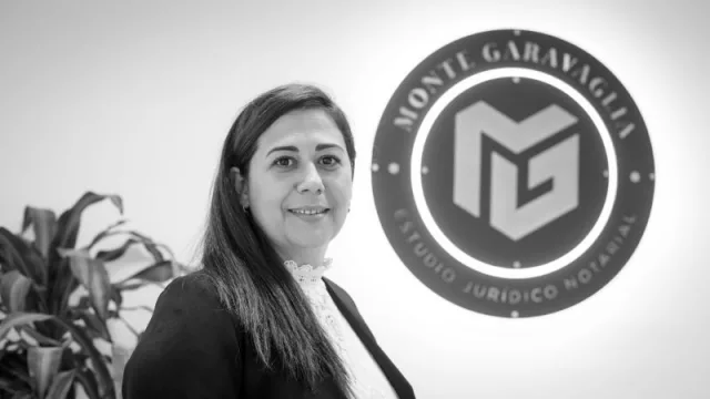 Aurelia Braun, escribana asociada y encargada de protocolo (Foto: Álvaro Corral)