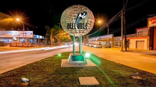 Bell Ville se prepara para la XIX Fiesta Nacional de la Pelota de Fútbol con la visita de “El Matador” Mario Alberto Kempes