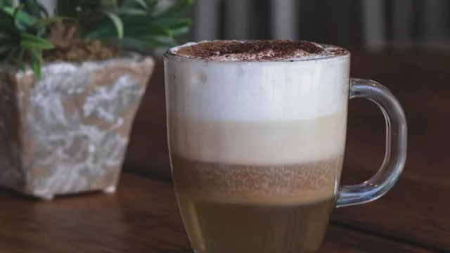 ¿Lo tenías? Ángela Café, en una torre emblemática de Córdoba ofrece buen café, buena pastelería (y es pet friendly)