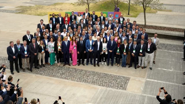 Colonia Caroya: abricaron los 600 kilos de salame para la fiesta del 20 de noviembre (lo mejor de la fiesta del salame caroyense ya empezó)