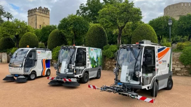 Econovo lanza el primer camión recolector de basura eléctrico (y también barredoras)