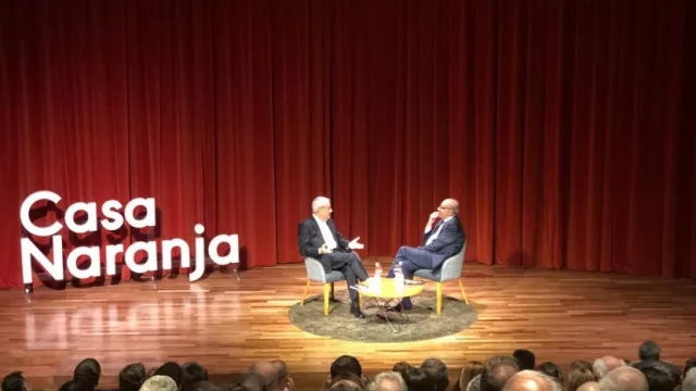 En la presentación de su libro, David Ruda llenó de elogios a Julián Bravo (el otro gran artífice de Naranja)