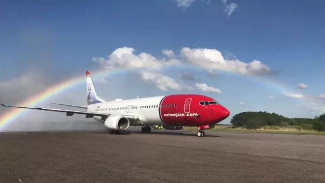 Otro B-737 800 y van... dos