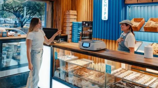La Celeste juega en toda la cancha: a sus productos de panadería le sumó el helado (y ahora lanza una promo “Mundial” para Argentina-Polonia)