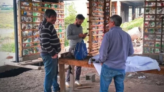 ¿Quiénes son 3C Construcciones y qué vienen a cambiar? (Dar trabajo a jóvenes marginados e impactos positivos en el ambiente son posibles en una misma empresa)