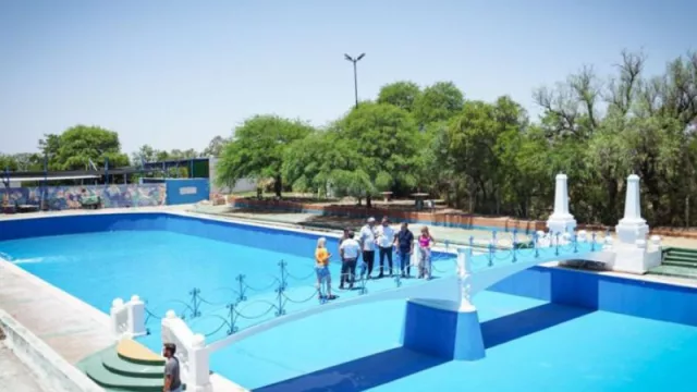 Últimos preparativos para la temporada de verano en los natatorios municipales