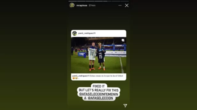 Febrero 2021, Después de un partido entre las selecciones de EEUU y Argentina, la estrella de fútbol  Megan Rapinoe intercambia camisetas con Yamila Rodriguez. Asombrada de lo que recibe, Rapinoe decide editar la foto con su celular poniendo el nombre “Rodriguez” en la casaca, a modo de protesta, subiendo este material a sus redes sociales.