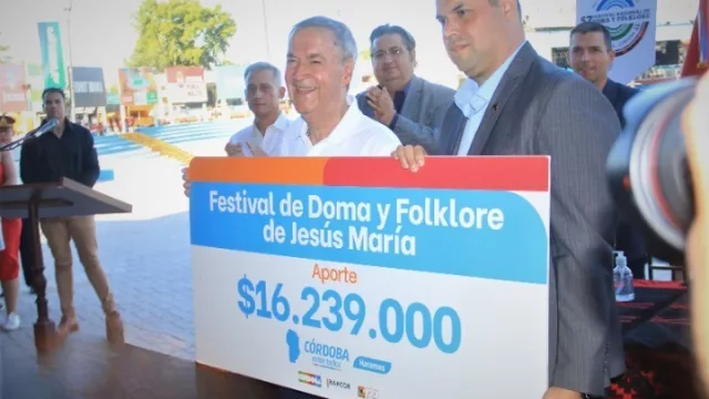 No fueron los Reyes Magos, fue Schiaretti… que llegó con regalos a Jesús María (el Festival recibió $ 16 millones en pauta publicitaria y seguridad)