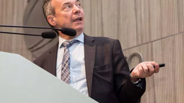 Artana: “Creo que este programa puede funcionar” (“el riesgo de default es cero” y otras definiciones)