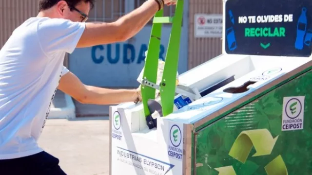 La basura en Córdoba y cómo reciclarla (más de 40.000 botellas se desechan por día)