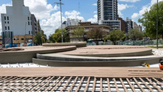 Plaza de las Américas: instalan tres escenarios con piso ecológico