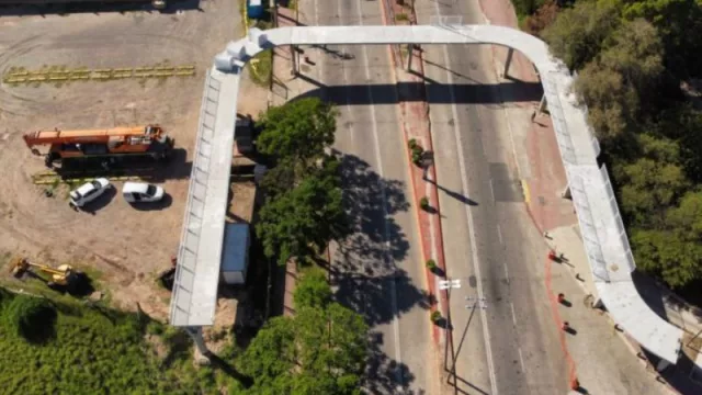 La ciclovía elevada ahora cruza también la Avenida Sabattini