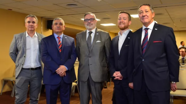 El equipo internacional, nacional y local de RSM en la presentación en Córdoba.