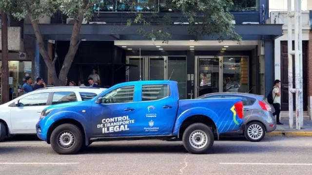 Llaryora sigue atacando a Uber (por qué la Municipalidad de Córdoba podría ser demandada por sumas millonarias)