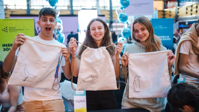 Junior Achievement abre inscripciones para Becas 100% (destinado a jóvenes de 15 a 18 años)