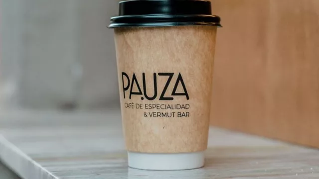 Un café y seguimos: Pauza, una cafetería de especialidad y vermut bar en Nueva Córdoba (elegís el grano del país que quieras)
