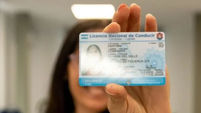 Durante el finde largo más de 400 vecinos aprobaron el examen teórico para renovar su carné de conducir sin moverse de su casa