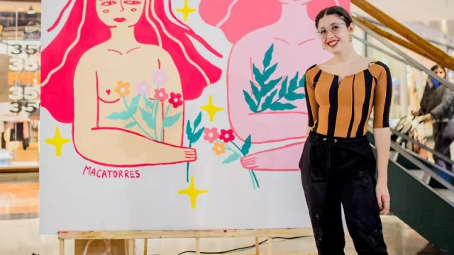 Maca Torres, la muralista de las calles cordobesas que te lleva un pedacito de ciudad a tu casa (y enseña a pintar como ella)