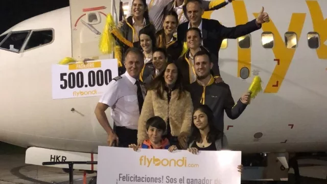 Flybondi celebró los 500.000 pasajeros transportados en 8 meses de operación (hoy viene Julian Cook)