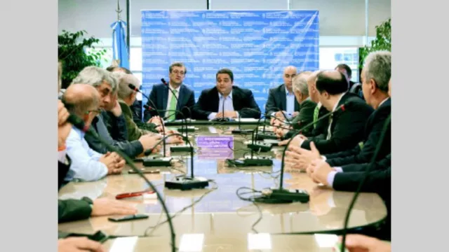 Cuánto caerá el salario real registrado en 2018 y qué sector perderá más