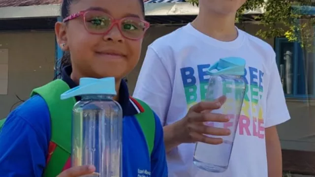 En el mes del agua, la ciudad promueve su consumo en las infancias con la iniciativa “Córdoba Elige Agua”