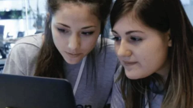 Regresa “Conectadas”, el programa gratuito (de MeLi y Chicas en Tecnología) que ya alcanzó a más de 1.300 mujeres en LatAm