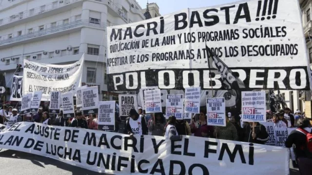 Luego de la aparición de saqueos, alertan que la crisis golpea la paz social