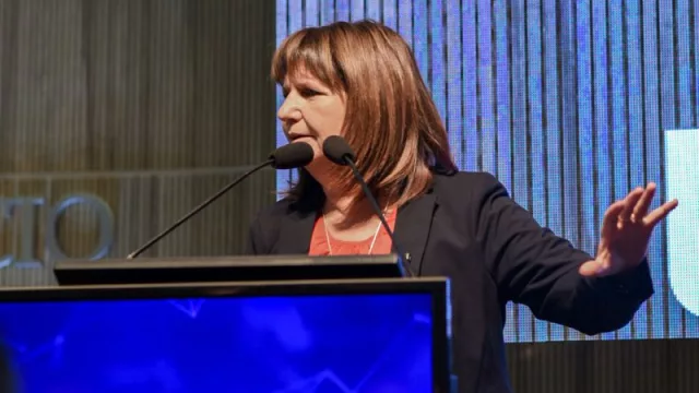 Bullrich presentó su Plan Demoler en la Bolsa de Comercio de Córdoba