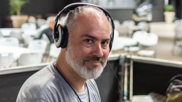 Paul Guzmán: el histórico locutor que se niega a atormentar el oído del oyente