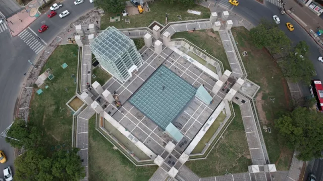 10 fotos valen más que 1.000 palabras: así quedó la Plaza España (por arriba, por abajo, por dentro)