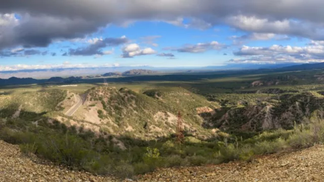 Vista de la ciudad de Chilecito, desde la estación 2 del Cable Carril.