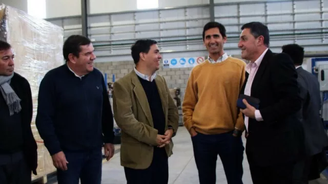 El ministro Tizado visitó Fluence, líderes en soluciones para el tratamiento de aguas
