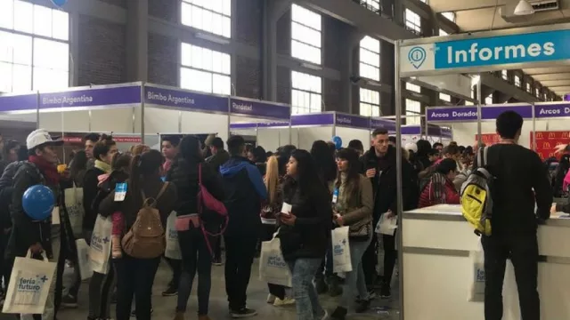 Arcor, Walmart y Nissan, algunas de las empresas presentes en la Feria Futuro (5.000 jóvenes ya la visitaron)