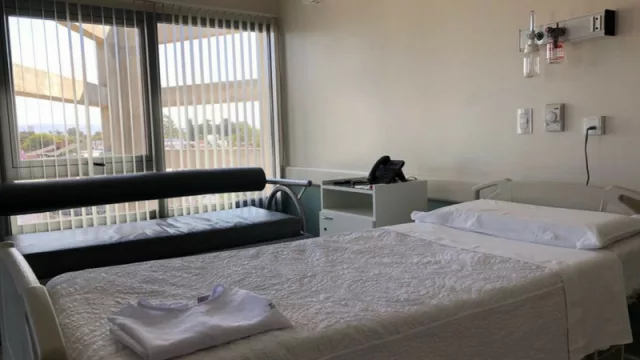 Una de las nuevas habitaciones del Sanatorio Allende Cerro, nada que envidiarle en espacio y confort a un hotel de categoría.