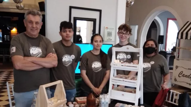 Estudiantes elaboran productos de cosmética con plantas de Ansenuza (más de 10 productos desde 50 a 500g)