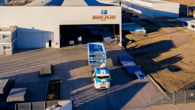 Indusplast Piscinas festeja y apuesta fuerte: dos plantas en plena producción y los ojos puestos en el exterior