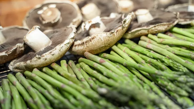 No todo es soja… espárragos, pepinos, hongos y calabazas (entre otros) se suman al dólar agro